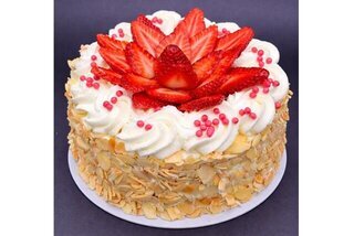 Strawberry Cream Cake Product Image